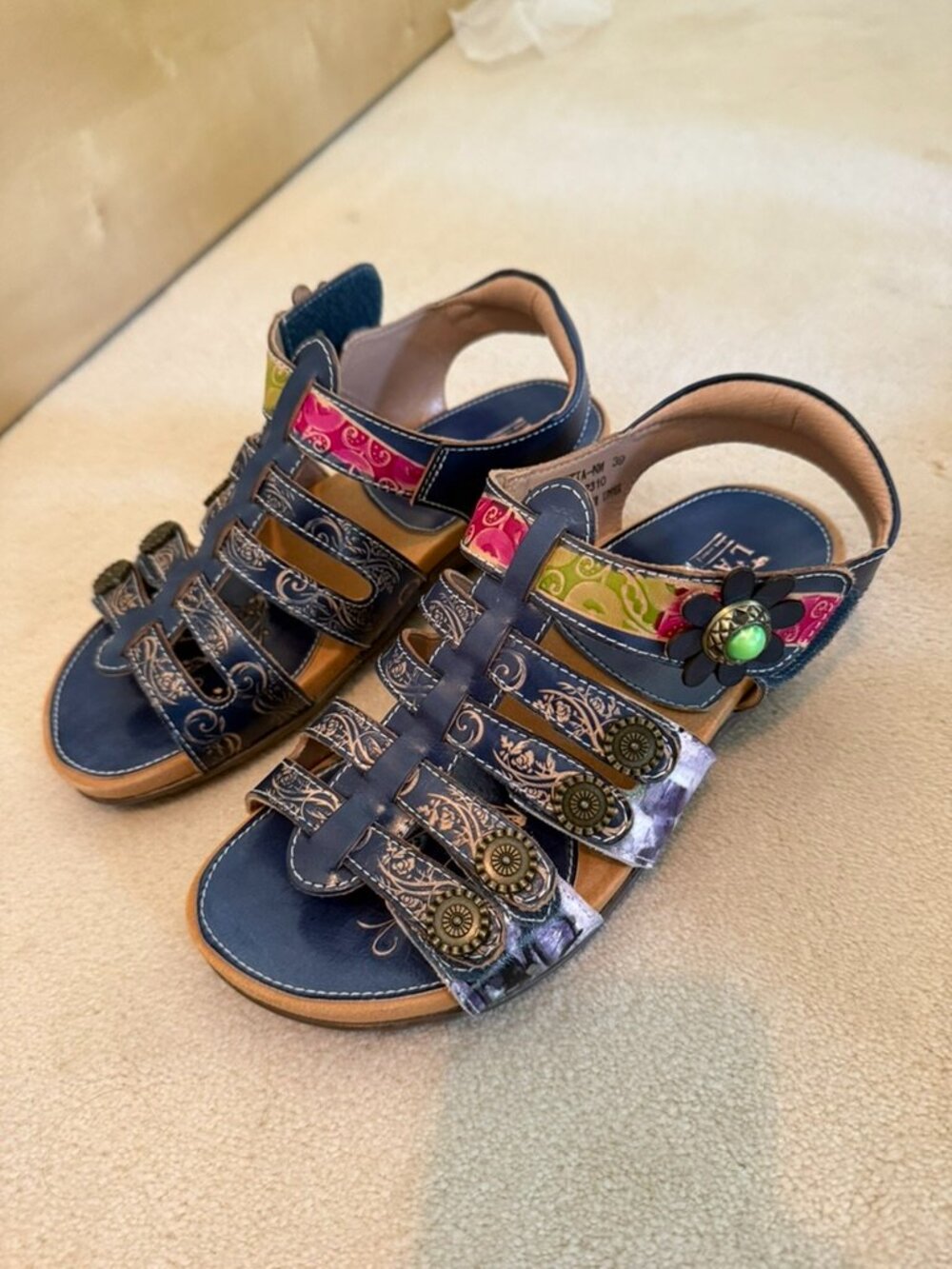 L’Artiste by Spring Step Antionette decorative leather sandals size 8.5/39